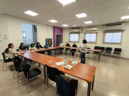 انطلاق دورة القيادة والركوب الآمن بمشاركة 13 سلطة محلية